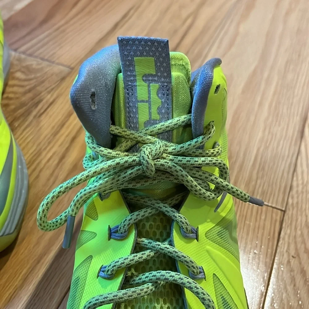 Nike Lebron X VOLT basketball Sneakers yellow gray sz 8.5 - Picture 9 of 16